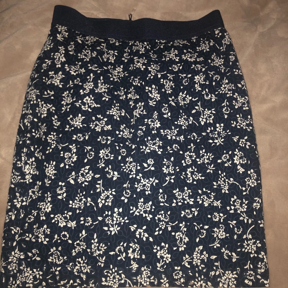 Ann Taylor navy blue skirt 0P